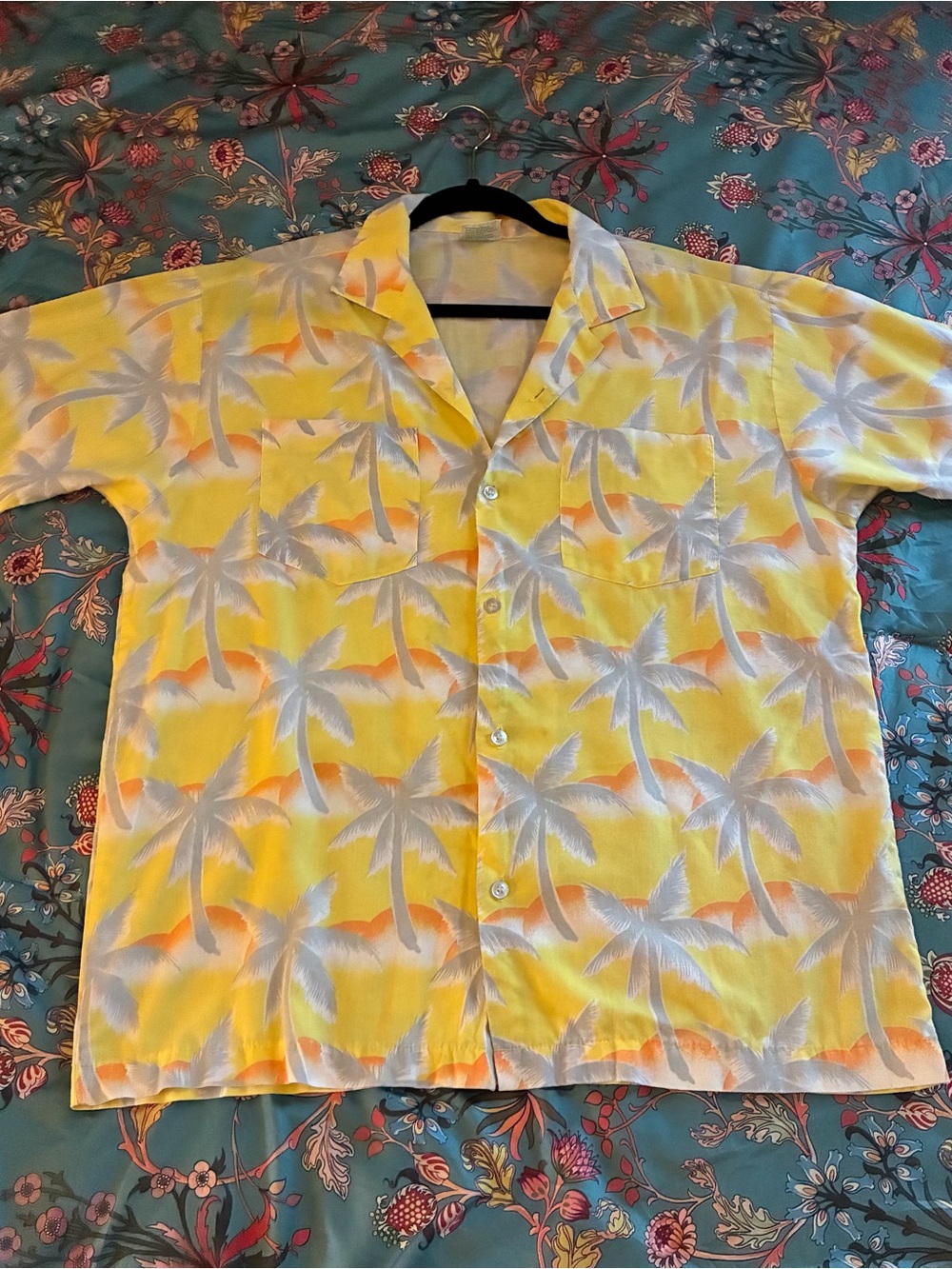Vintage Women’s/Men's Yellow Palm-Print Short Sleeve Button-Down Shirt